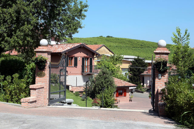 Foto Azienda Ca'Montebello Scarani -Cigognola-Oltrepo Pavese