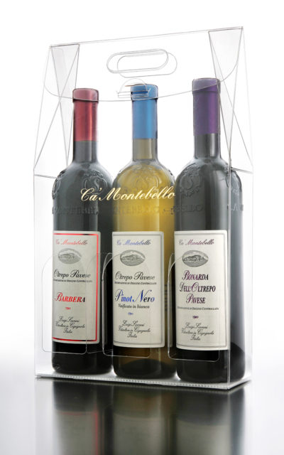 Foto confezione trasparente con Barbera,Pinot Nero,Bonarda su fondo bianco con riflesso