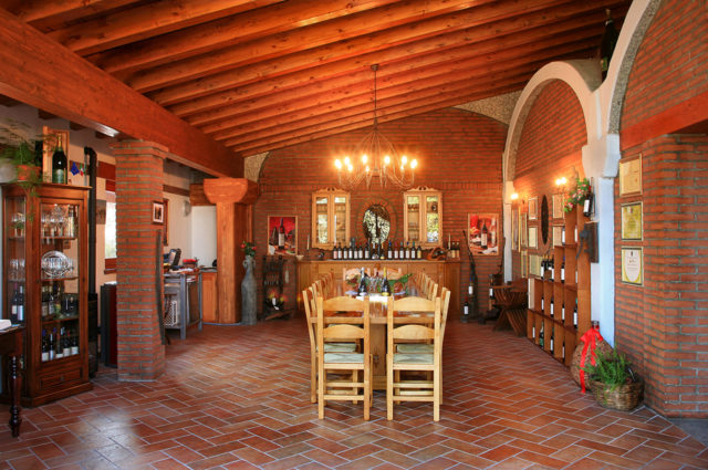 Foto sala degustazione Az.Scarani-Cigognola-Oltrepo Pavese