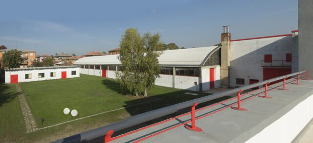 panoramica-alto panoramica ripresa dal ballatoio del primo piano